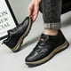 thumbnail image 2 of Zapatos de senderismo negros de piel ecológica para hombre, 2 of 5