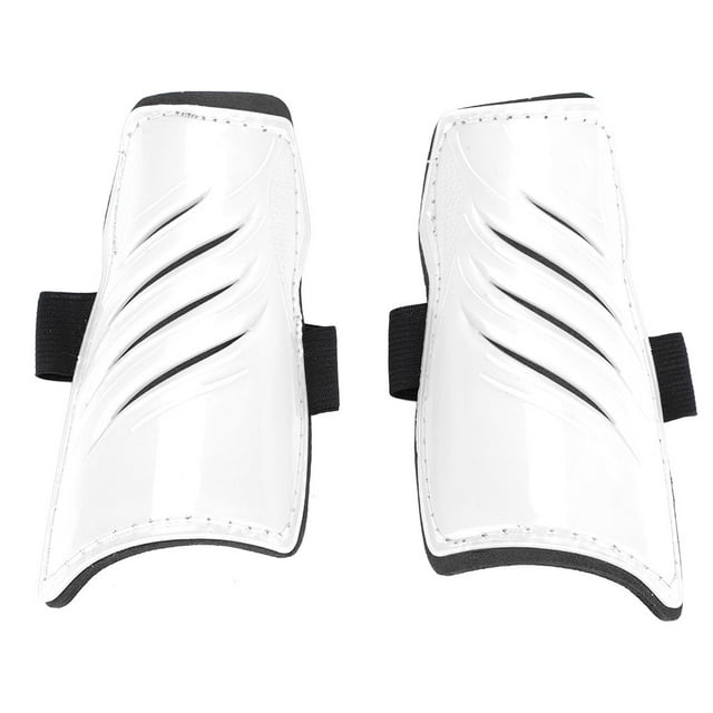 espinilleras de fútbol 5 colores 1 par niño fútbol deportes niños Blanco par de protectores frontales, vista centrada y frontal; carcasa rígida blanca con ranuras curvadas y borde cosido negro, espuma interior visible y correas elásticas negras para ajuste ergonómico, tamaño aprox. 15 x 7.8 x 3 cm (5.9 x 3.1 x 1.2 in), material PVC+EVA, diseño simétrico izquierdo/derecho, aptas para entrenamiento y protección en partidos; también suelen usarse para prácticas juveniles.