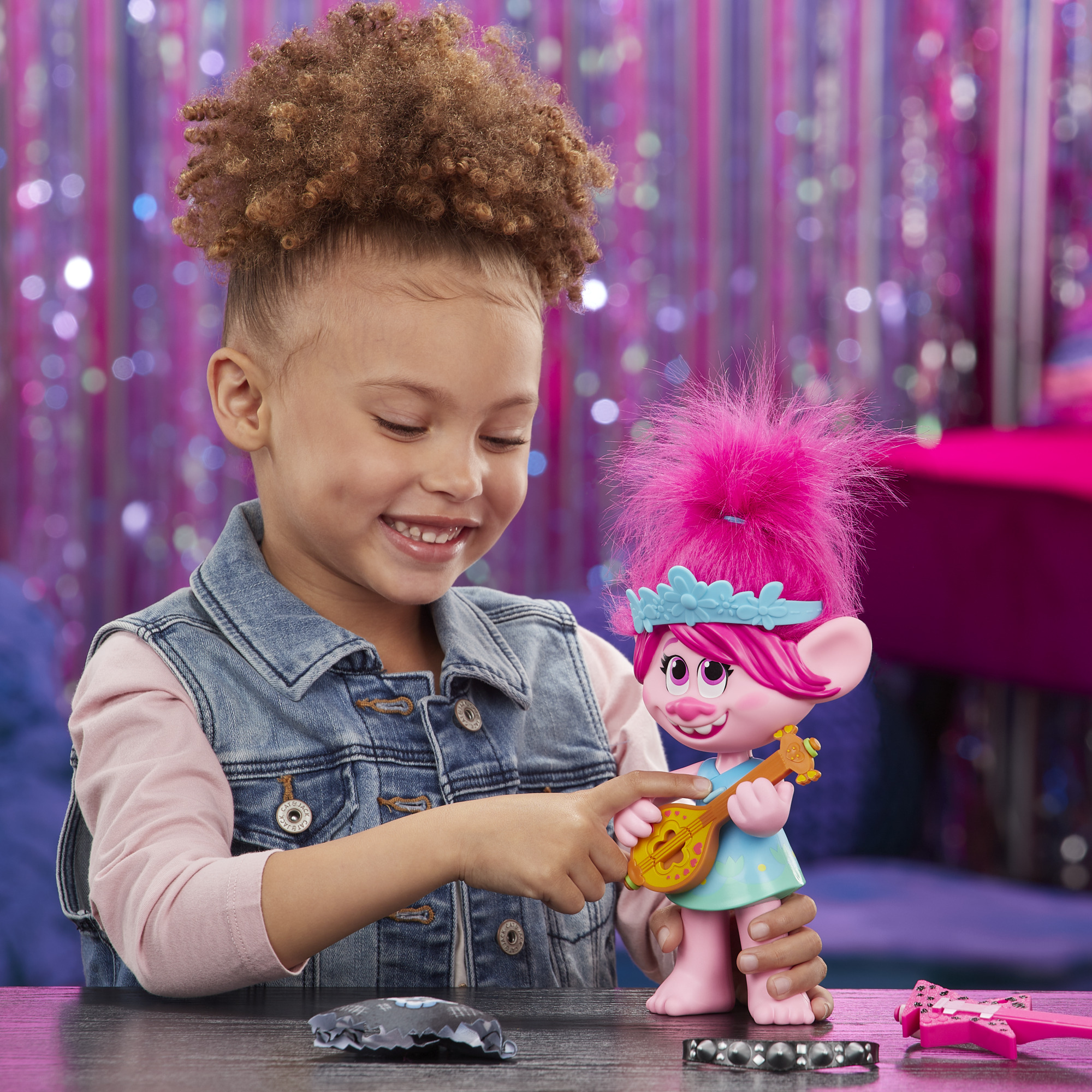Dreamworks Trolls World Tour Pop-to-Rock Poppy, for Kids Ages 4 and up - image 8 of 8