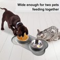 thumbnail image 4 of Cuenco doble gris para perros, cuenco de acero inoxidable de 340ml/cuenco para agua y comida para cachorros con bandeja de silicona antideslizante y antiderrames, 4 of 5