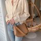 thumbnail image 5 of Bolsa Bolso de hombro de cuero para mujer Mensajero sólido con bolso de mano (marrón claro) JShteea Para Estrenar, 5 of 9