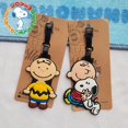 thumbnail image 4 of Etiqueta de identificación de equipaje creativa de Snoopy, accesorios de viaje, etiqueta decorativa para equipaje con dibujos animados de Snoopy y Charlie Brown, 4 of 5