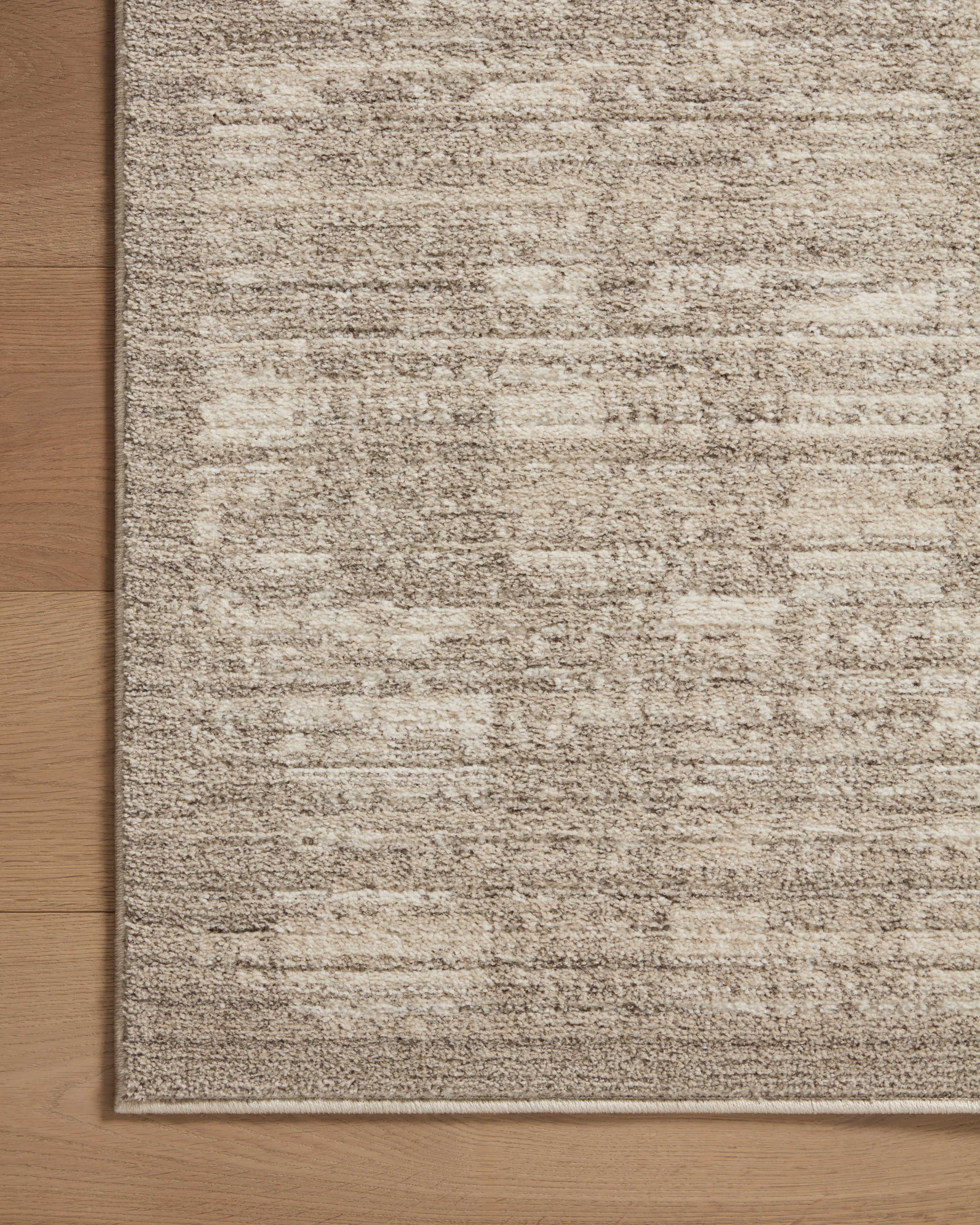 Loloi Darby Pebble / Sand 2'-7" x 8'-0" Runner Rug