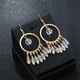 thumbnail image 1 of Pendientes de Cristal con Flecos | Aro Geométrico Vintage | Gota colgante de aleación de aluminio | Lentejuelas pequeñas de metal con estilo | Joyería de regalo de boda para fiestas | 1 par, 1 of 4