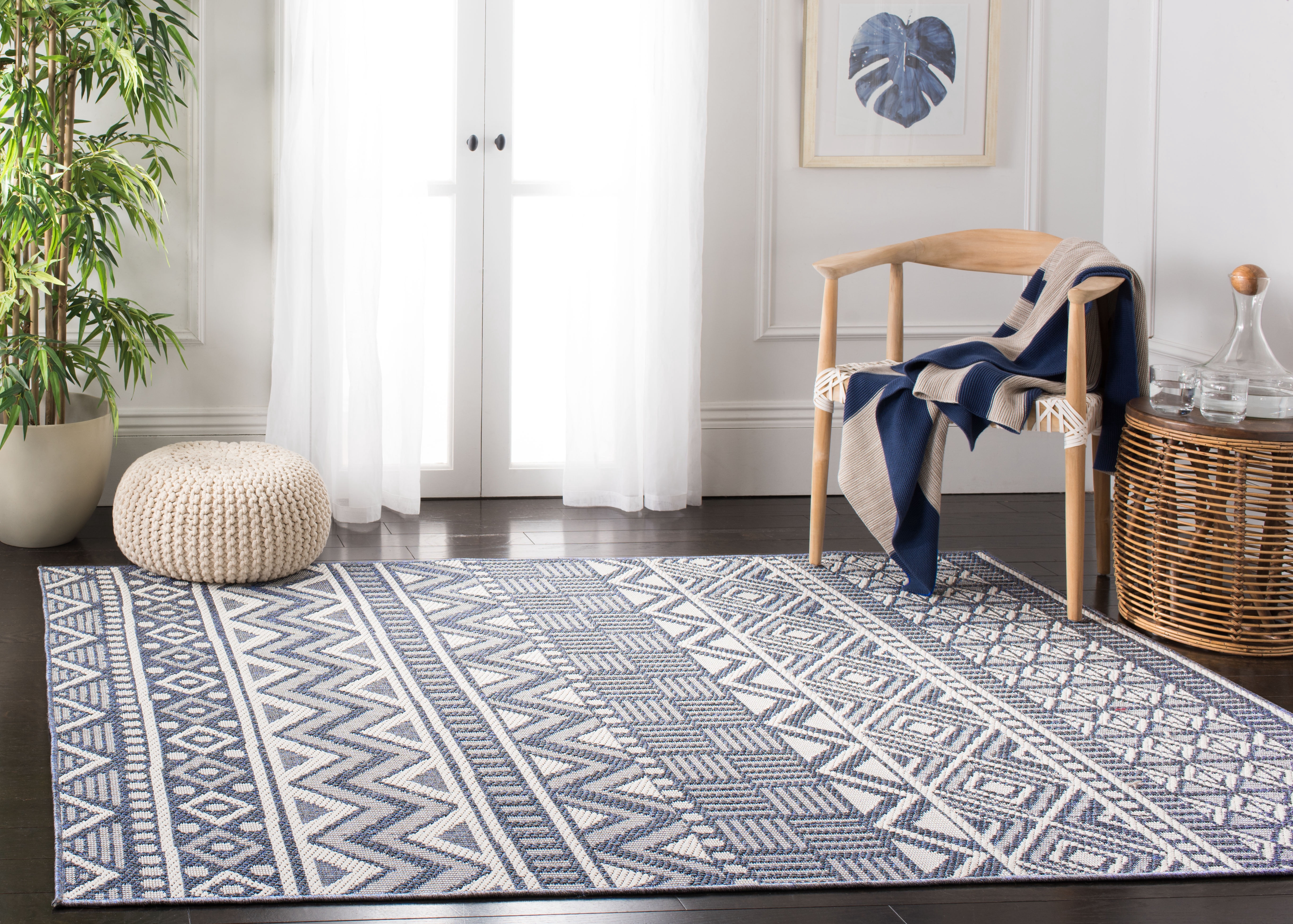 SAFAVIEH Machine Washable Rug Indoor/Outdoor Bermuda Collection - Bermuda Jacinth Geometric Machine Washable Indoor/Outdoor Area Rug, Navy/Cream, 8' x 10'