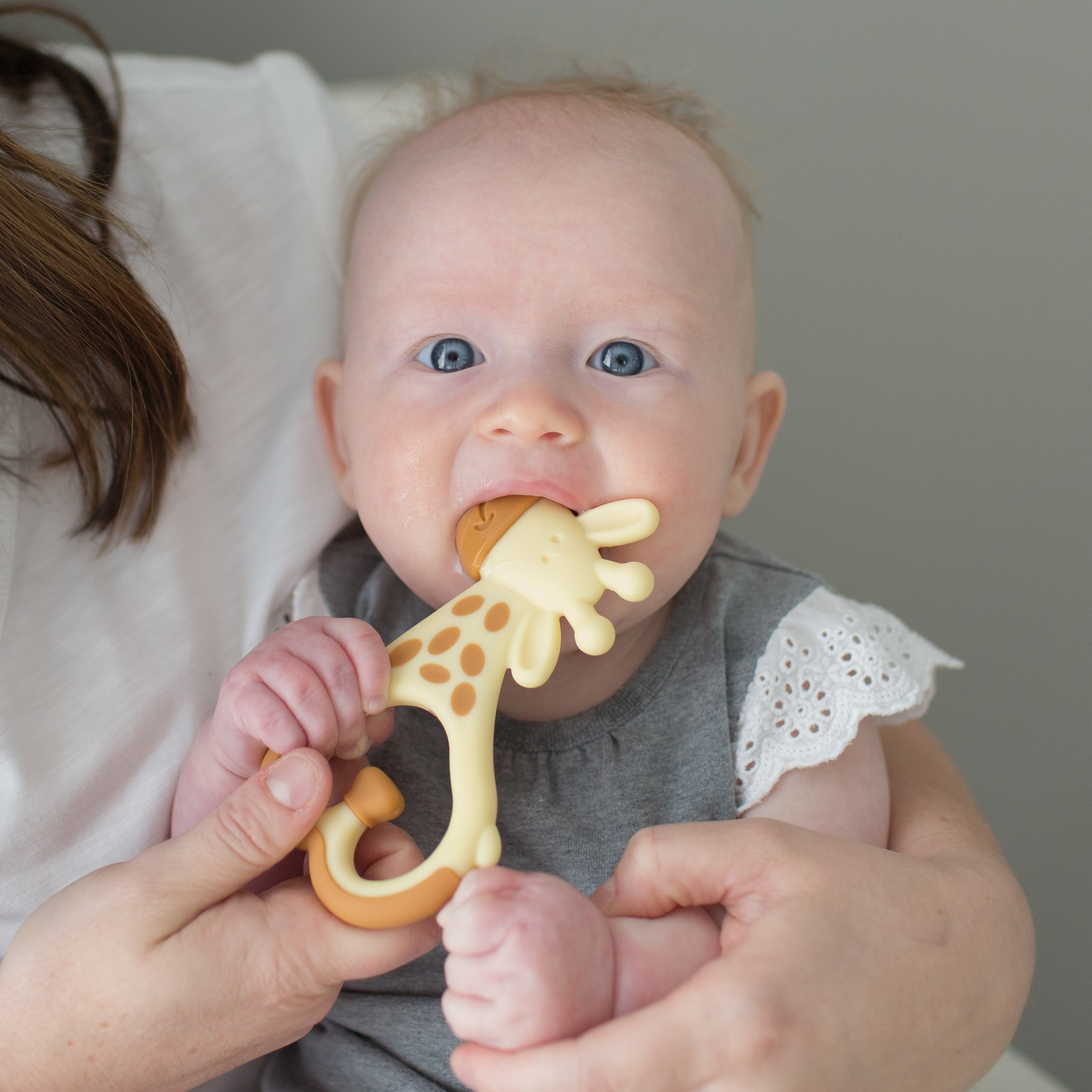 Dr. Brown's Giraffe Massaging Baby Teether for Ages 3 Months and up, Pediatric Dentist Designed, 1-Pack
