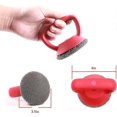 thumbnail image 2 of Brosse à Récurer en Fonte pour Nettoyage Ménager avec Manche Rouge, 2 of 5