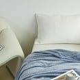 thumbnail image 3 of Manta refrescante de vellón de leche con diseño de jacquard, manta de verano para una sola siesta, para sofá, cama, oficina, azul, 100 x 120 cm, 3 of 5