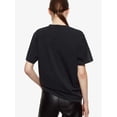 thumbnail image 2 of Camiseta navideña festiva para mujer con chocolate caliente y personajes de películas. Camiseta informal de manga corta y cuello redondo para adultos, hombres, mujeres, adolescentes y jóvenes. Camiset, 2 of 6