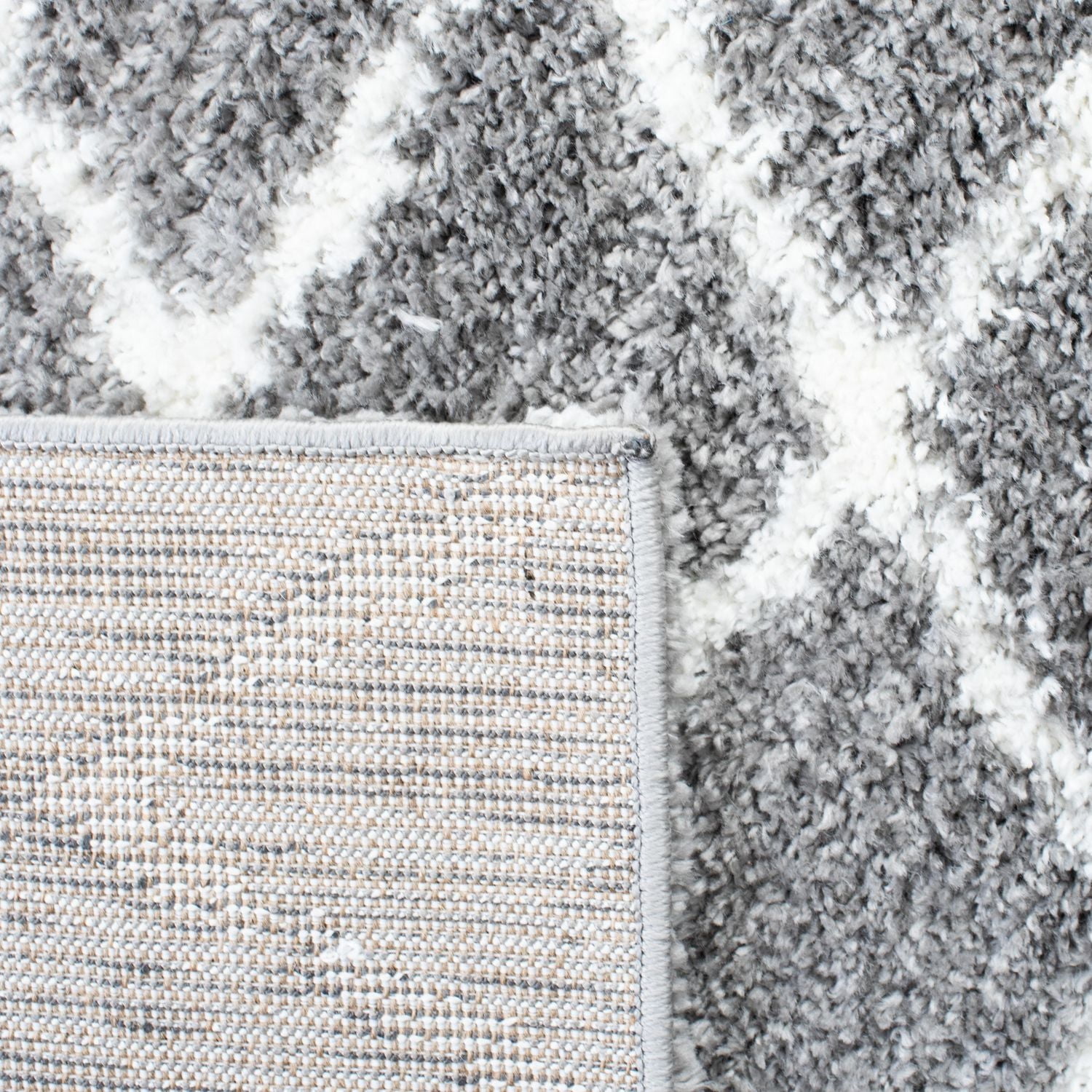 SAFAVIEH Berber Avery Tapis Géométrique Shag