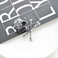 thumbnail image 3 of Qarigey Broche de calavera de estilo Punk, broches encantadores de tibias cruzadas para mujer, bisutería de moda para el Día de San Valentín, Pascua, Accesorios de disfraces Plata Qarigey  AP004648-01, 3 of 6
