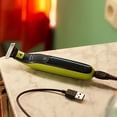 thumbnail image 2 of Recortadora Philips OneBlade Negro con Peine Ajustable 5 en 1 para Hombre Philips NA, 2 of 8