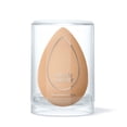 thumbnail image 2 of Esponja de maquillaje Beautyblender® Nude Beige, espuma supersuave, 2 of 9