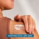 thumbnail image 3 of Loción hidratante Aveeno Skin Relief para piel muy seca 975 ml, 3 of 9