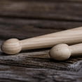 thumbnail image 3 of Baquetas Vic Firth American Classic 2B, paquete de 3 con tela, 3 of 5