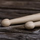 thumbnail image 3 of Baquetas Vic Firth American Classic 2B, paquete de 3 con tela, 3 of 5