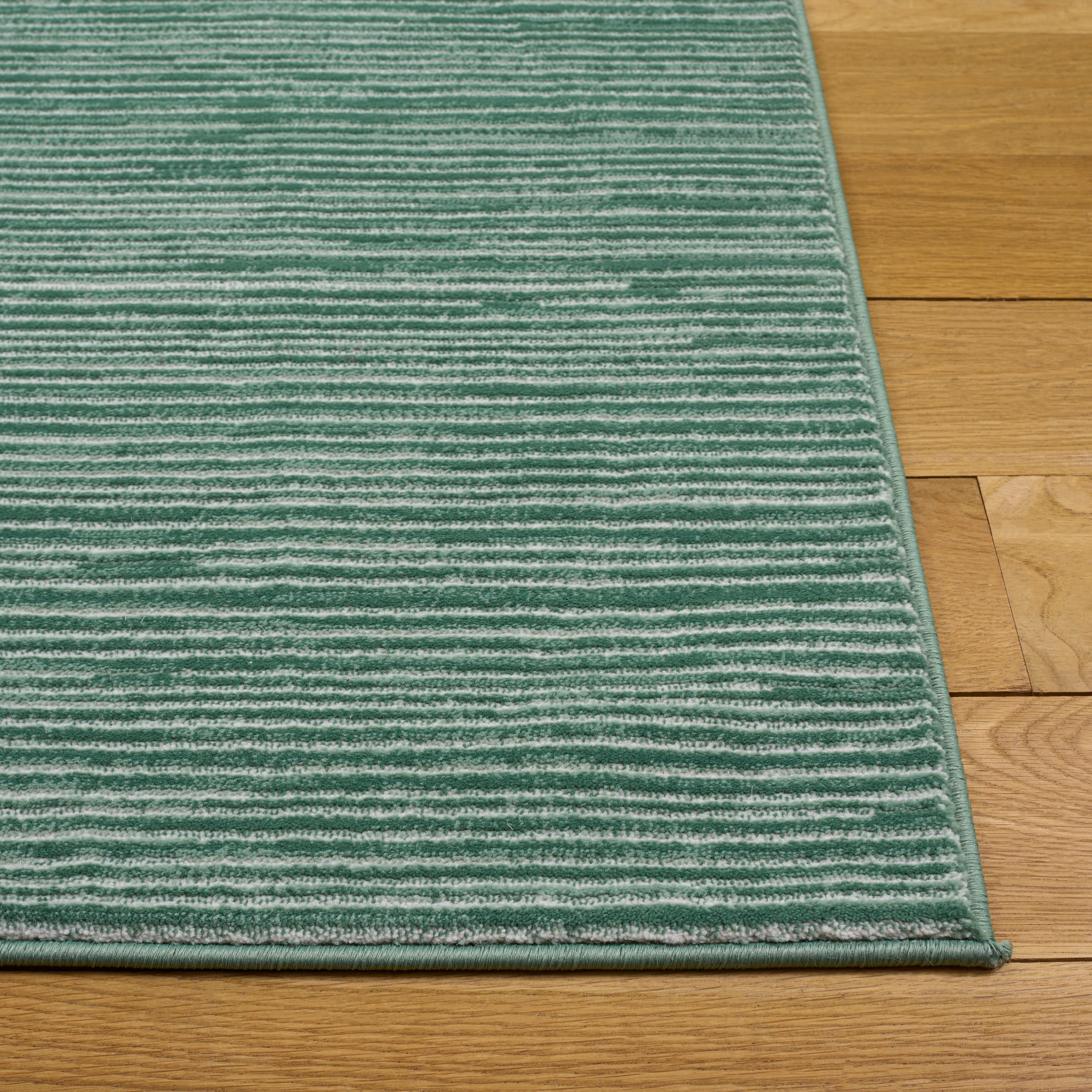SAFAVIEH Vision Adrasteia Overdyed Solid Area Rug, 5'1" x 7'6", Light Green - Modern Design, Light Green, Non-Shedding & Easy Cleaning, Ideal for Living Room, Bedroom, Dining Space