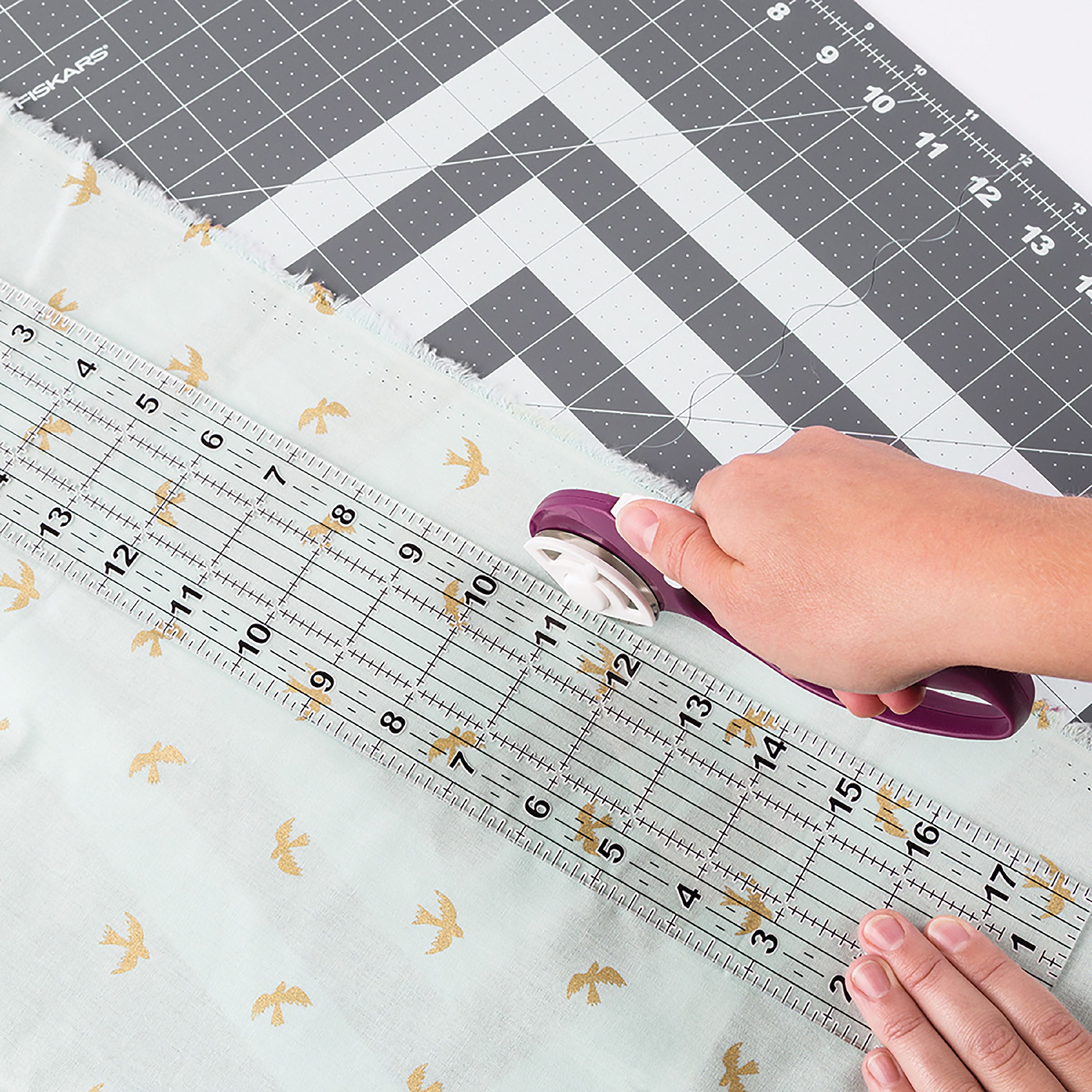 Fiskars Selfhealing Folding Cutting Mat 18 X24 Walmart Com