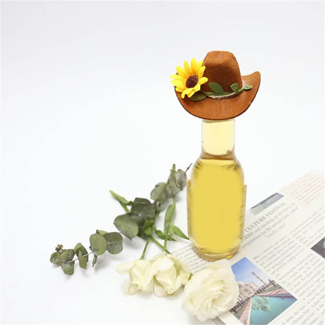 Qaailabf Jungle Party Wine Bottle Hat Decoration, Mini Bottle Cap Cover, 8x8x3cm, Soft Comfortable Plant Flower Design for Table Decor, Washable Reusable Bottle Accessory for Banquets, 1-Pcs