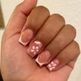 thumbnail image 2 of Puntas de uñas francesas rosas con flores blancas, uñas cortas cuadradas, parches para uñas, puntas de uñas cuadradas, 24 piezas, 2 of 4