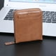 thumbnail image 4 of Cartera delgada plegable para hombres Cartera de cuero con bolsillo frontal de gran capacidad para hombres, 4 of 5