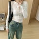 thumbnail image 5 of Camisetas de mujer de manga larga con botones y cuello redondo, camisetas de otoño, estilo japonés, suaves, sexys y elegantes, ropa básica para vacaciones., 5 of 5