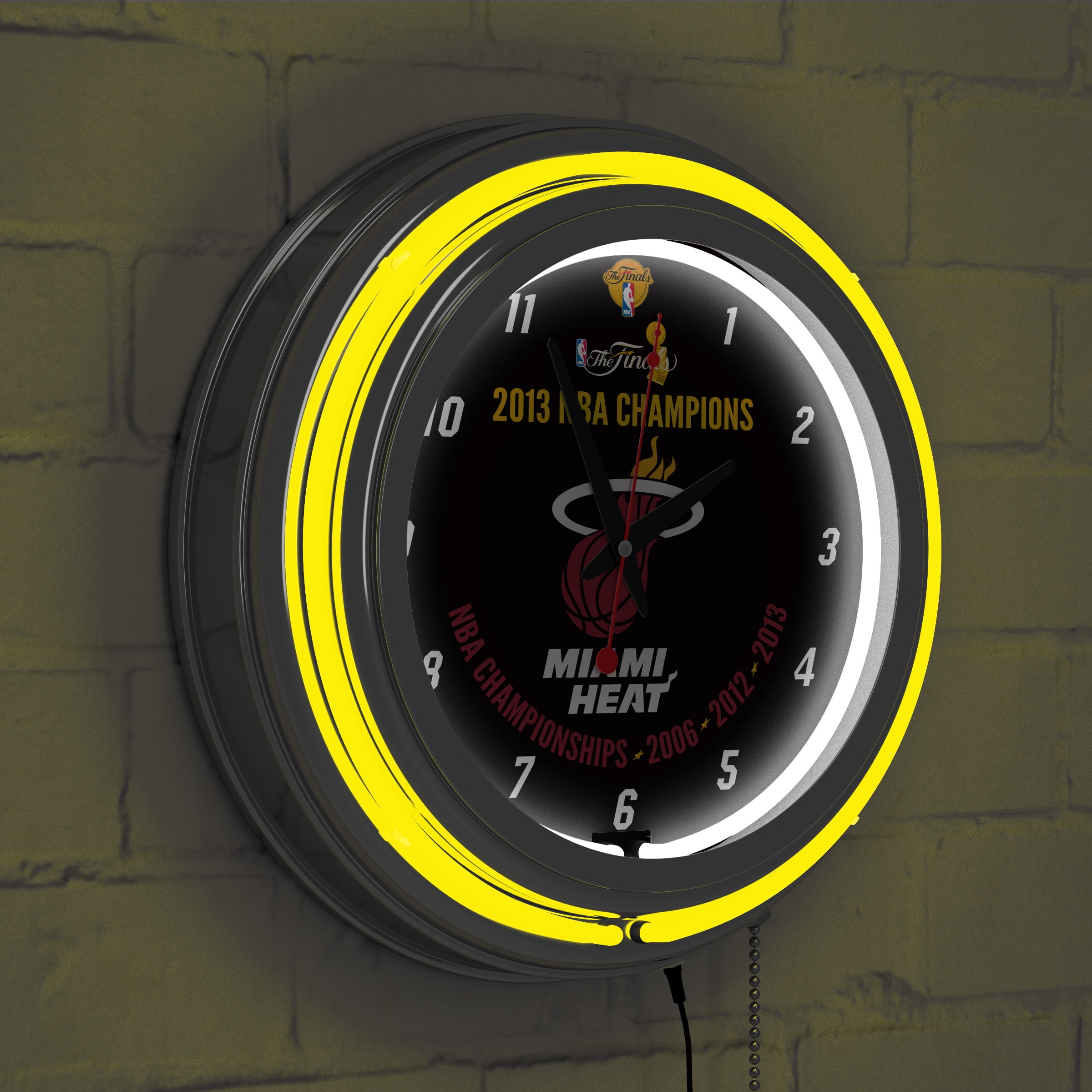 Miami Heat 2013 NBA Champions Retro Neon Analog Wall Clock with Pull Chain
