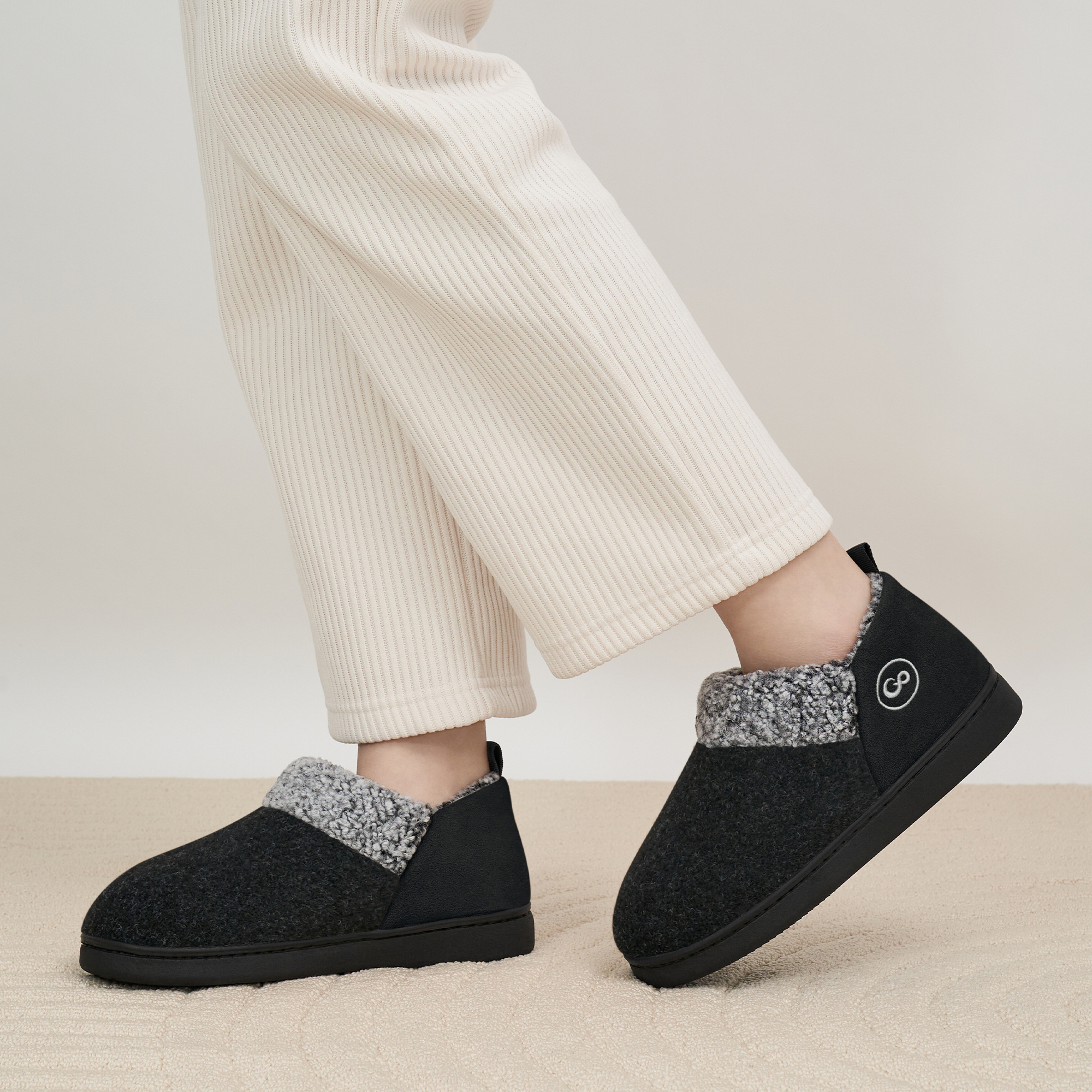 Ablanczoom Women's Memory Foam Faux Fur Slippers photo 6