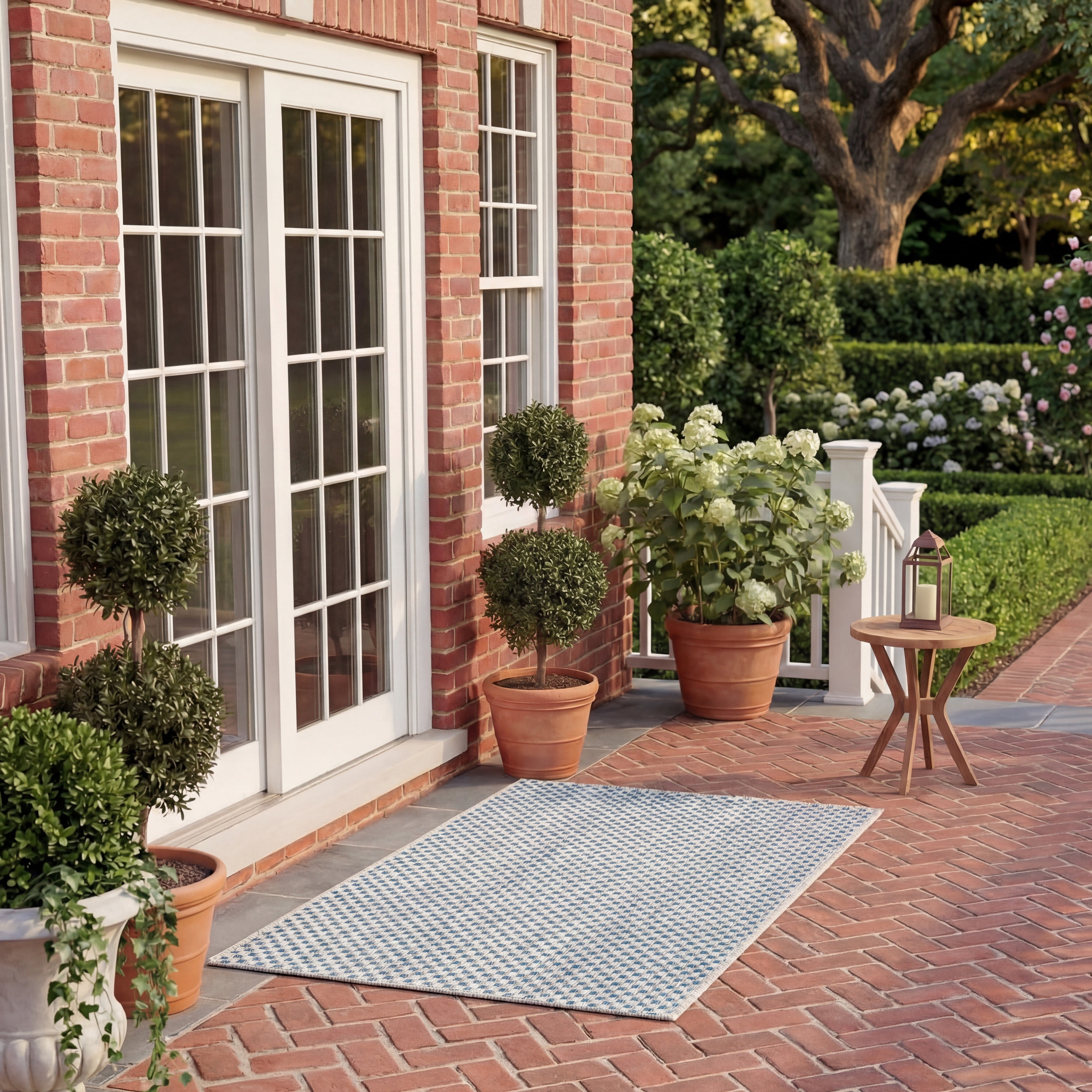 Safavieh Courtyard Finnian Solid Indoor/Outdoor Area Rug, Gray/Navy, 2'7" x 5'