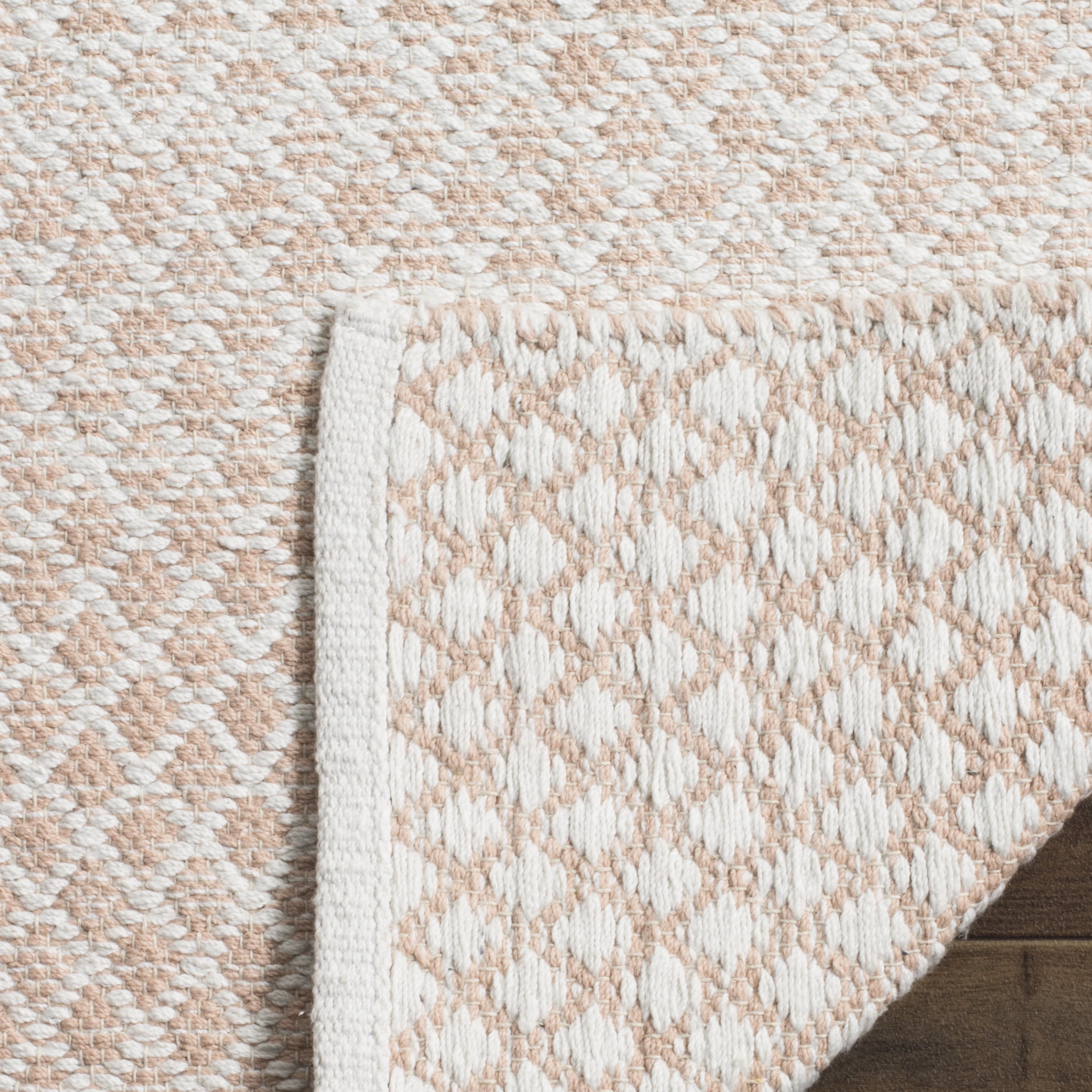 SAFAVIEH Montauk Vaughn Geometric Cotton Runner Rug, Beige/Ivory, 2'3" x 6'