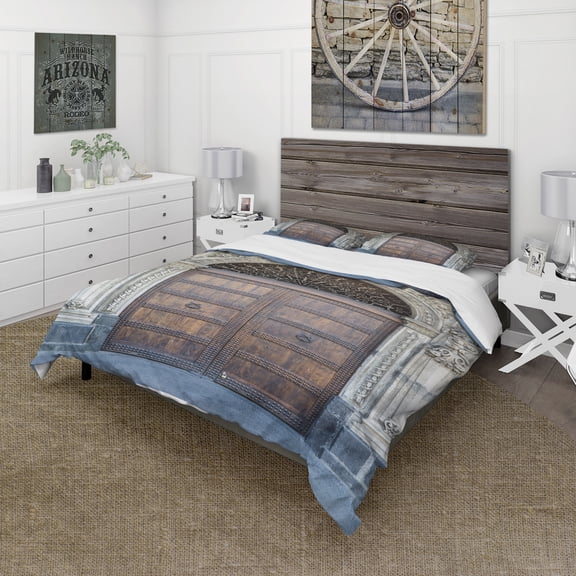 Designart 'Old Door in Catania, Italy' Vintage Duvet Cover Set