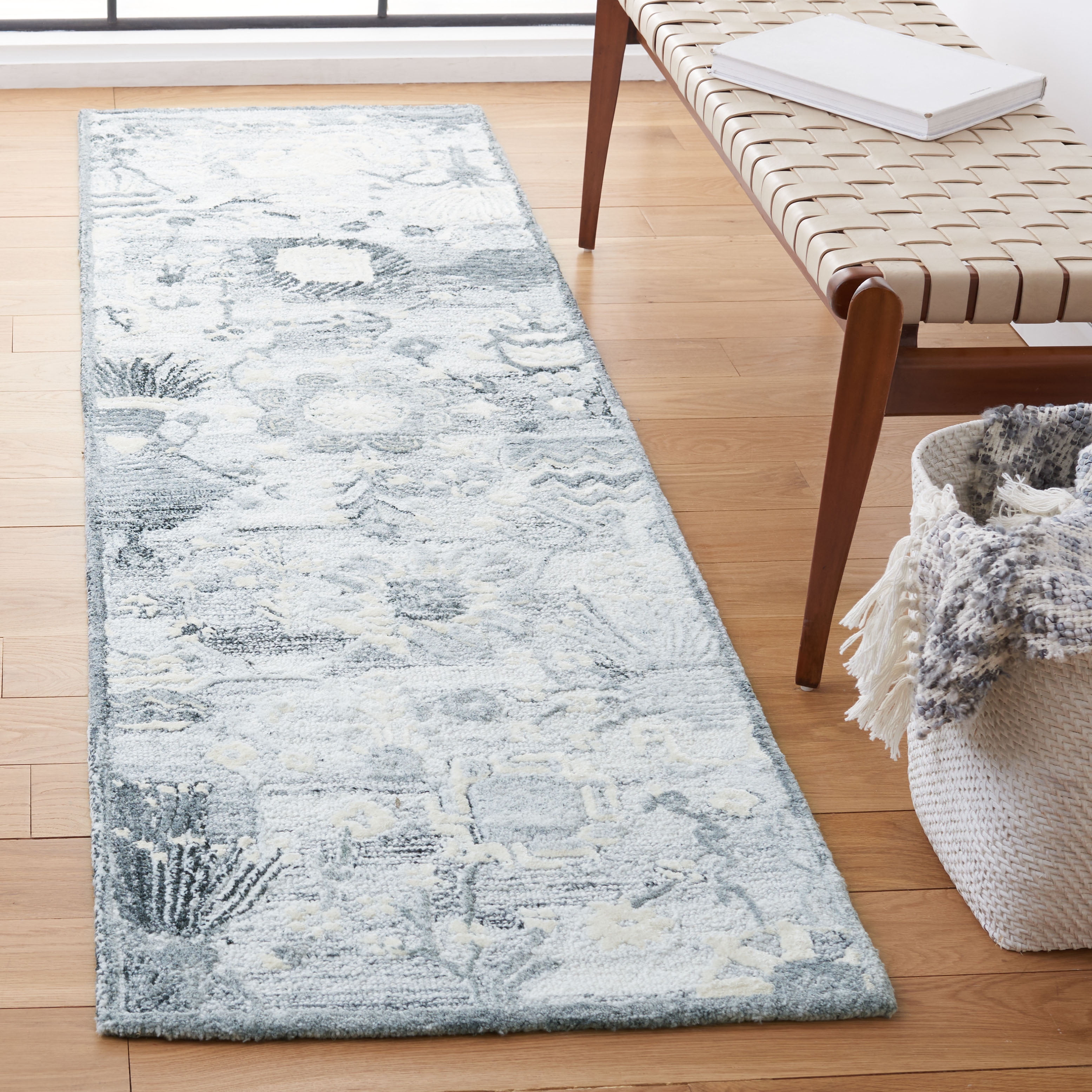 SAFAVIEH Glamour Quinten Floral Runner Rug, Ivory/Grey, 2'3" x 8'