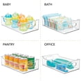 thumbnail image 4 of Contenedores de almacenamiento con diseño M, anchos, de plástico, con asas transparentes, 4 of 8