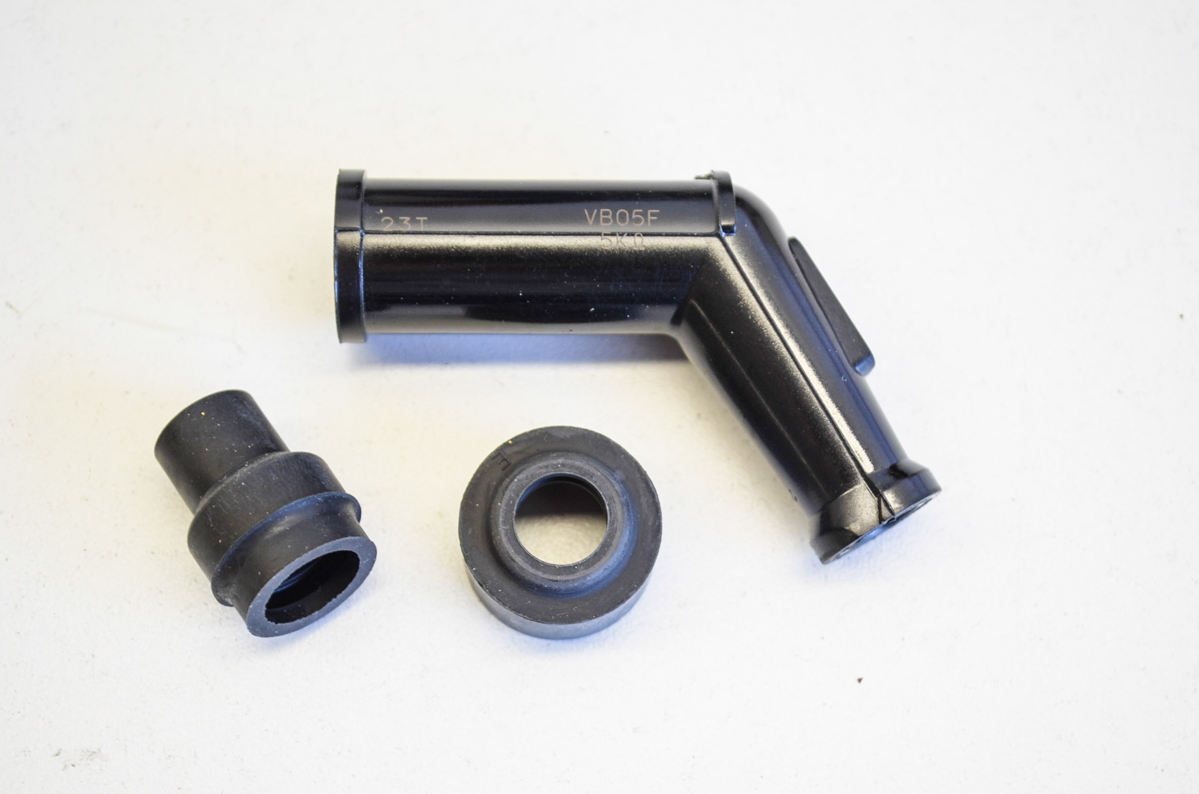 NGK VB05F, 8032 Waterproof Spark Plug Resistor Cover Black NOS