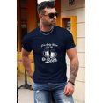 thumbnail image 2 of ABPHQTO Camiseta de manga corta con estampado gráfico de letras de cerveza para hombre de color azul, 2 of 5