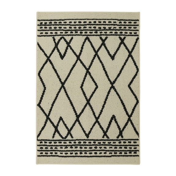 Mainstays Diamond Polyester Indoor Scatter Rug, Black and White, 30” x 45”