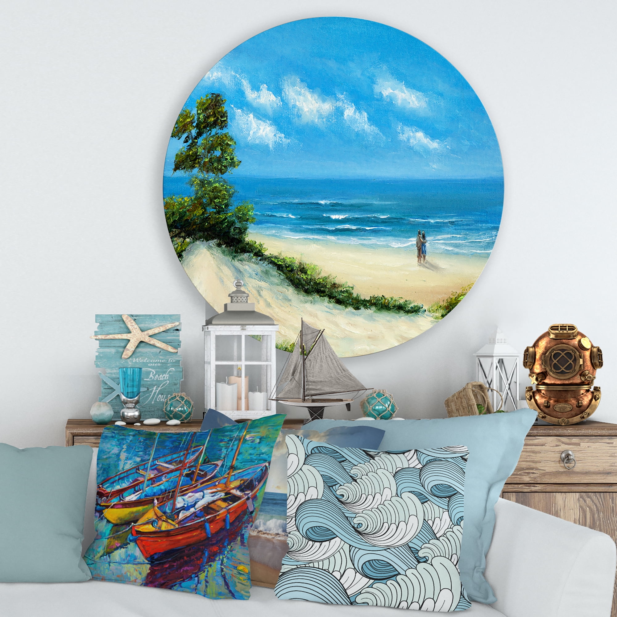 Designart 'Couple At The Beach In Sunlight' Nautical & Coastal Circle Metal Wall Art 36x36 - Disc of 36