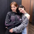 thumbnail image 4 of Sudadera Kpop Twice Nayeon Momo Con Sombrero, 4 of 5