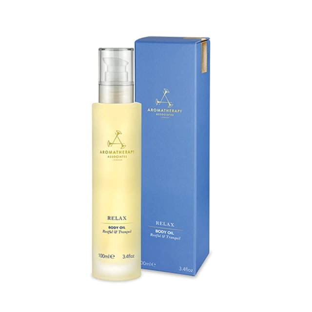 Aromatherapy Associates Aceite Corporal Relajante. Lujosa mezcla de aceites para un cuerpo nutrido. Elaborado con aceites esenciales de manzanilla Vetivert y Ylang Ylang (3,4 onzas líquidas)