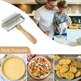 thumbnail image 4 of Acero inoxidable, máquina para hacer agujeros para masa con mango de madera, herramienta de acoplamiento para pizza, galletas, pasteles, pasteles, pan, 4 of 5