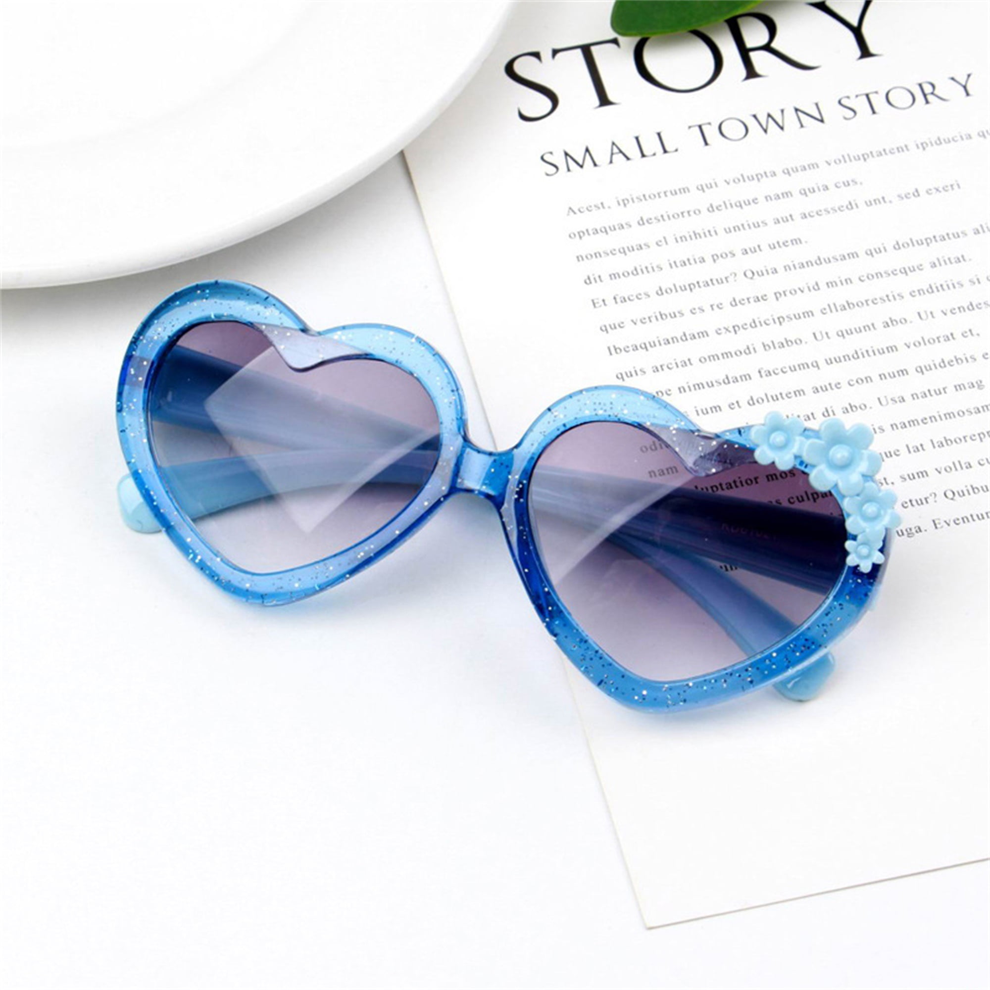 Lamuusaa Kids Girl Lightweight Sunglasses Sequin Heart Frame Sun