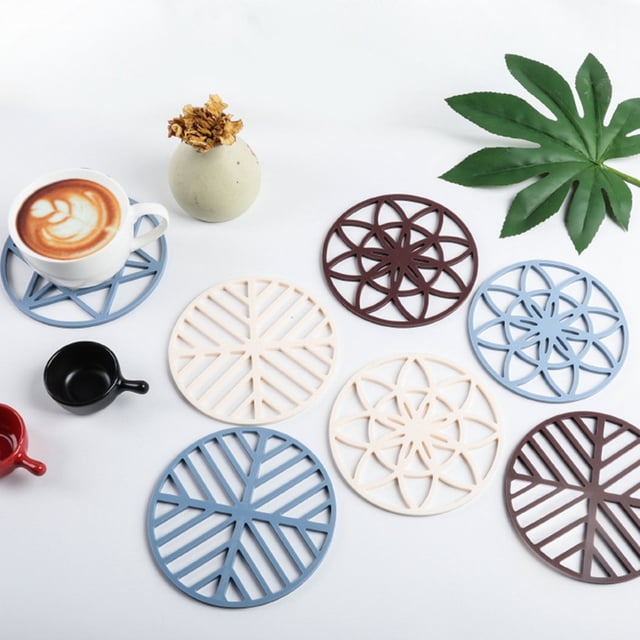 Mialoley Silicone Placemat, Table Mat Hollow Out Round Heat-Resistant Thick Cutout Placemat Pad