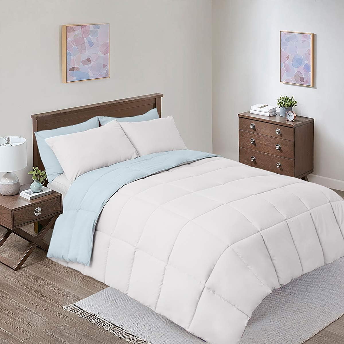 Sheetsnthings Reversible Down Alternative Comforter, Medium Warmth (44-Ounces of Fill) King-California King Size Blanket, Blue-White