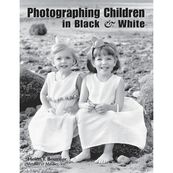 Pre-Owned Photographing Children in Black & White (Paperback) 158428014X 9781584280149