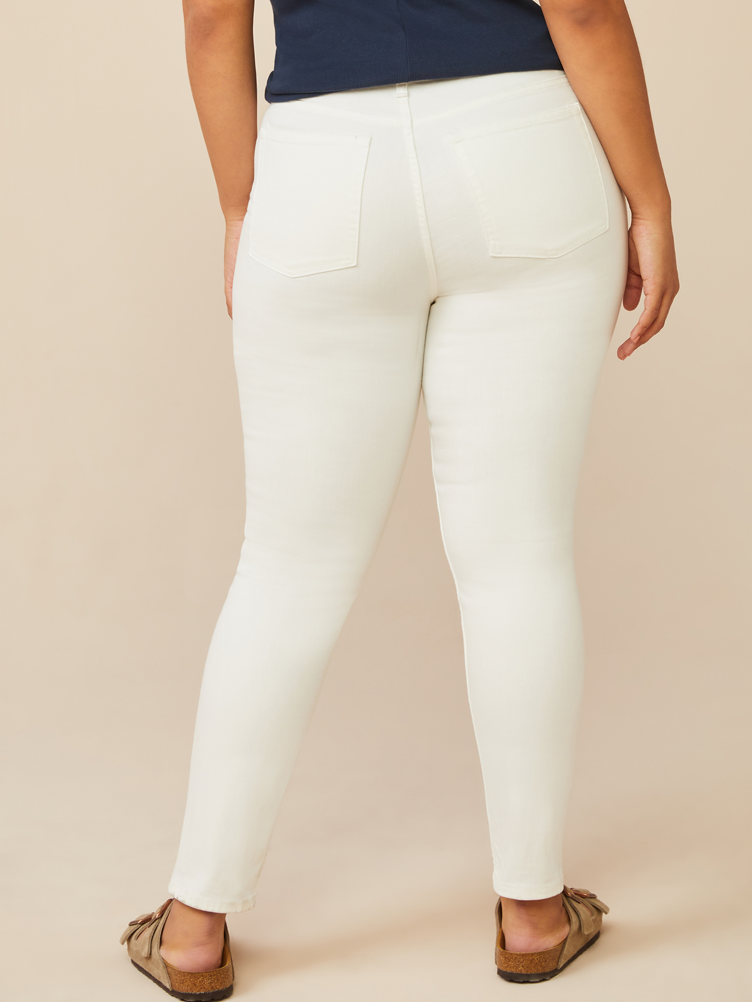 Free Assembly Women's High Rise Skinny Jeans - image 5 of 5