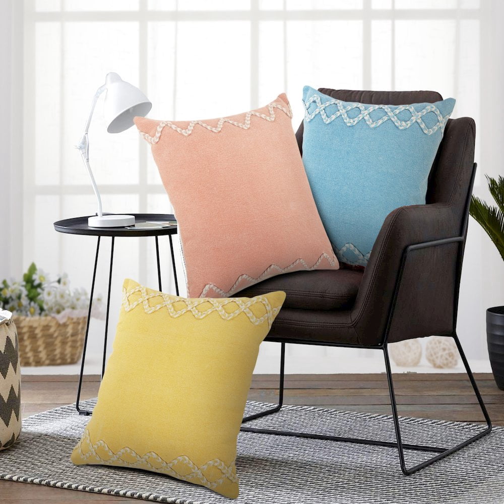 LR Home Ox Bay Hand-Woven Yellow Bordered All-Natural Cotton  Pillow Cover