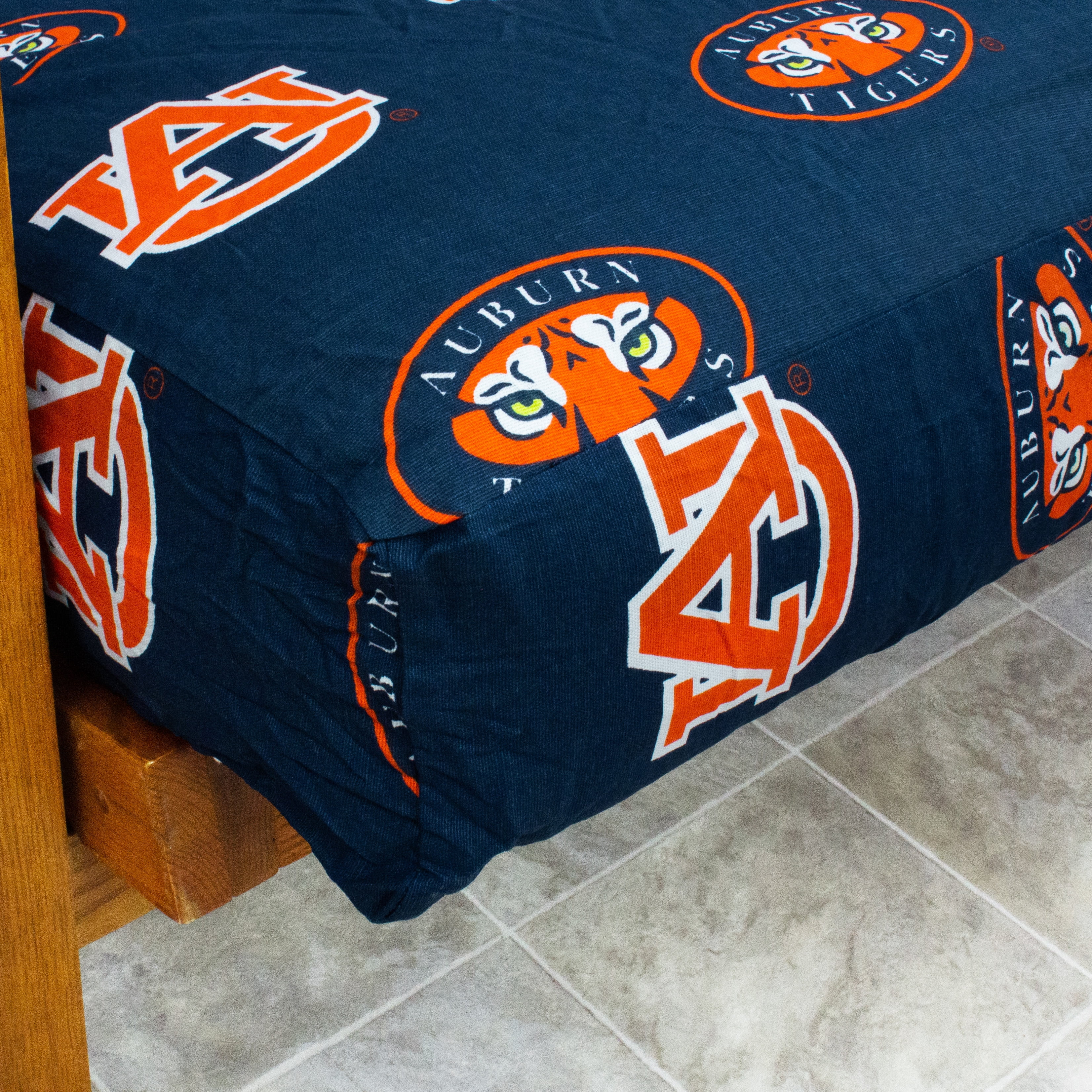 Auburn Tigers Futon Cover - Full size fits 6 and 8 inch mats