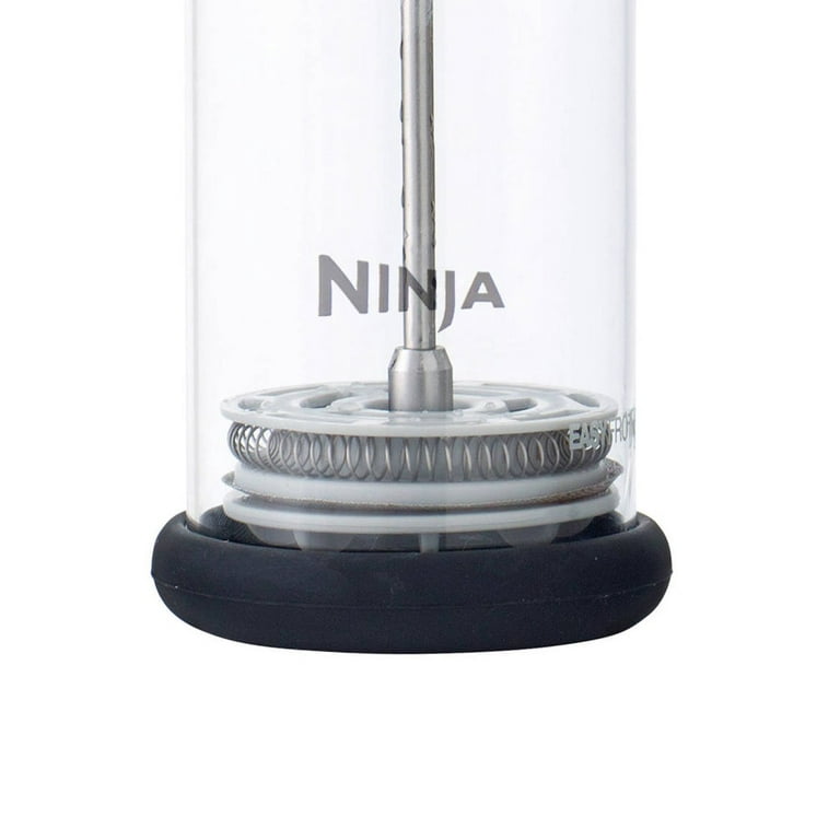 Using the Ninja Easy Frother™ 