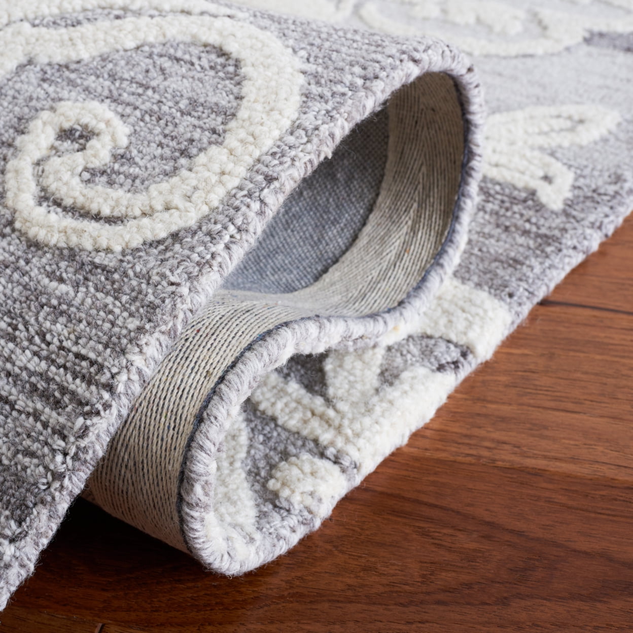 SAFAVIEH Jardin Isidor Floral Area Rug, Gray/Ivory, 6' x 9'