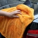 thumbnail image 5 of Toalla de microfibra Greenfound para secar coches, 1000 g/m², 45 x 60 cm, color amarillo y gris, 5 of 7